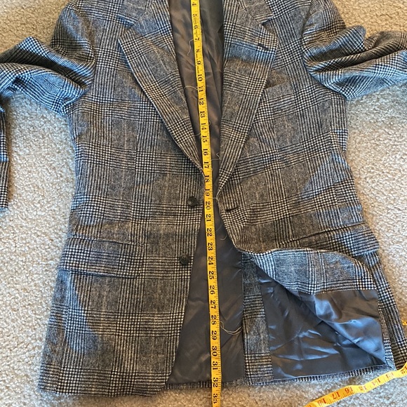 Vintage Bill Blass Men’s Suit Jacket, plaid. 100% camel hair - Picture 9 of 9